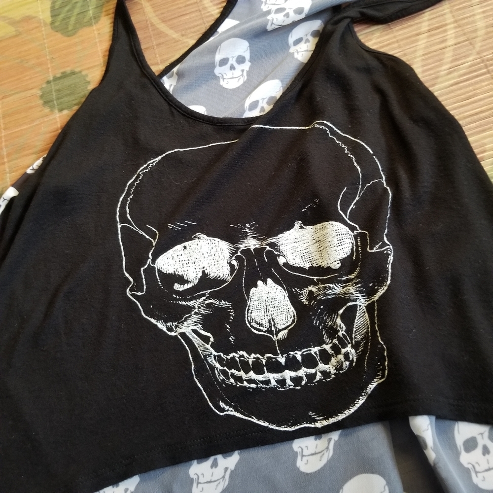 Black & White Skull Print Flyaway Tank by Envy Us - Picture 4 of 6